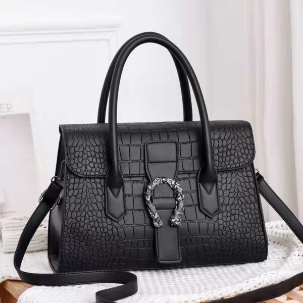 The Aria Vault Bag